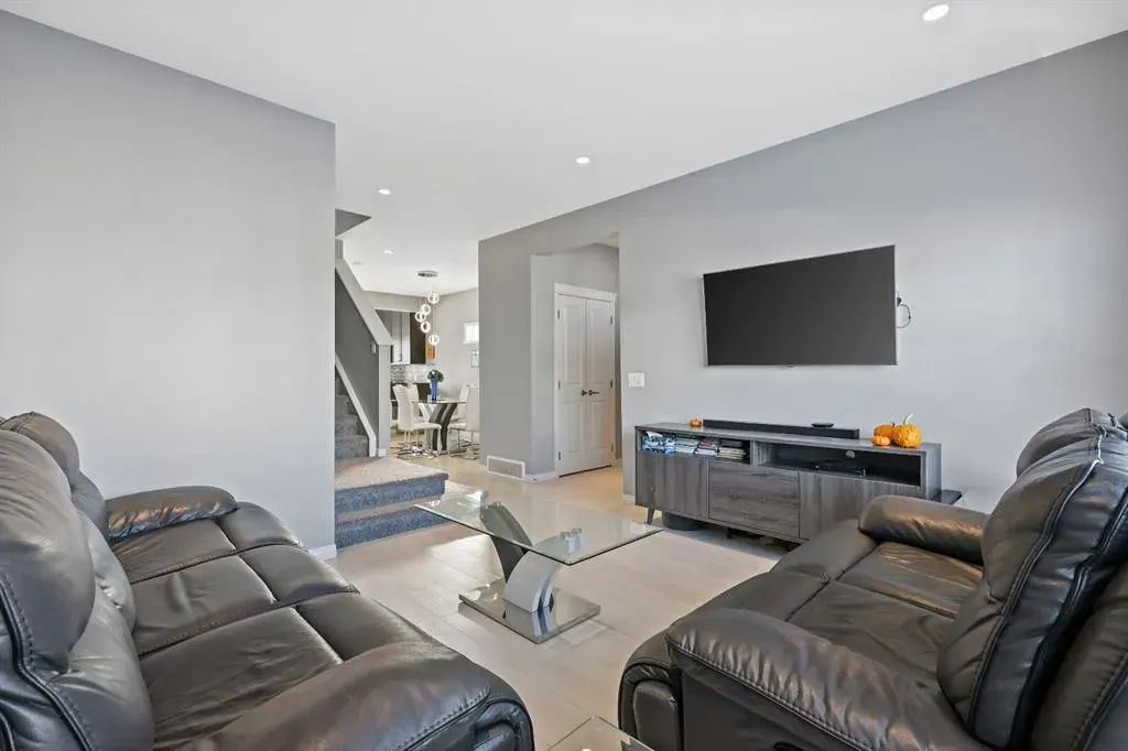 75 Masters Crescent SE