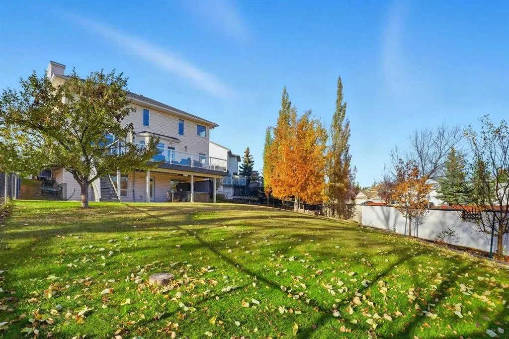 137 Sceptre Court NW