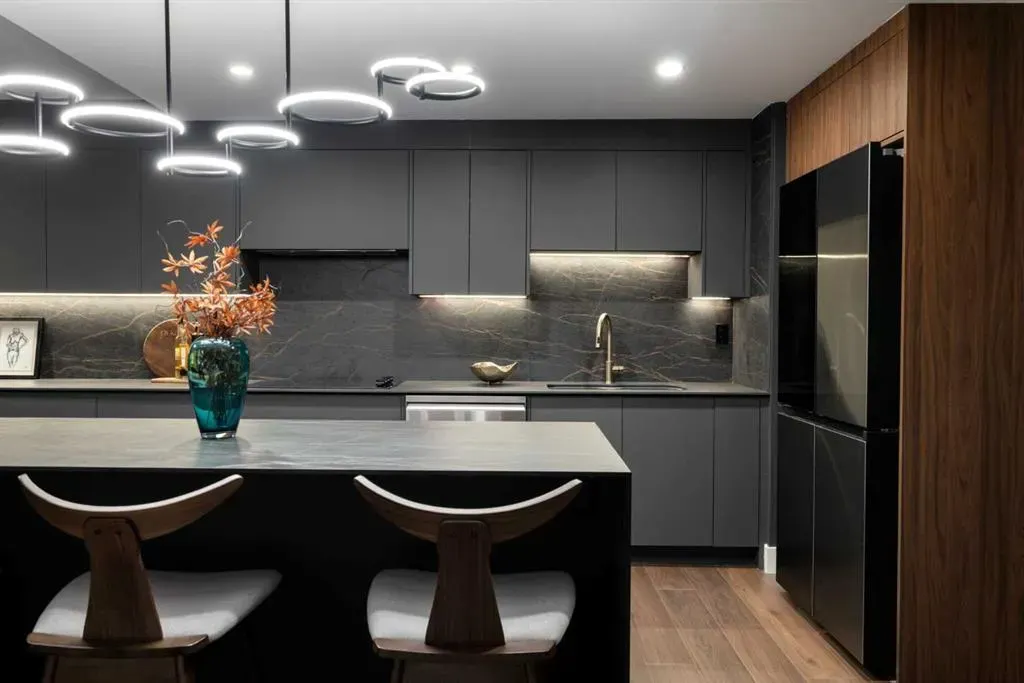 330 26 Avenue SW, #907