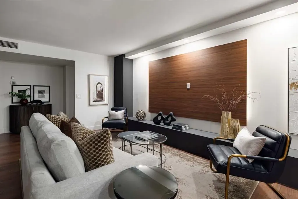 330 26 Avenue SW, #907