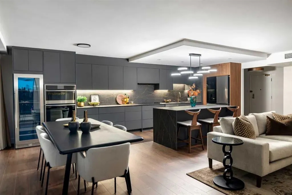 330 26 Avenue SW, #907