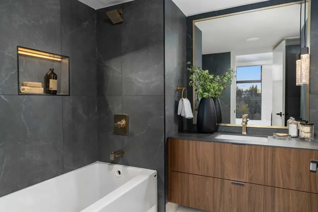 330 26 Avenue SW, #907