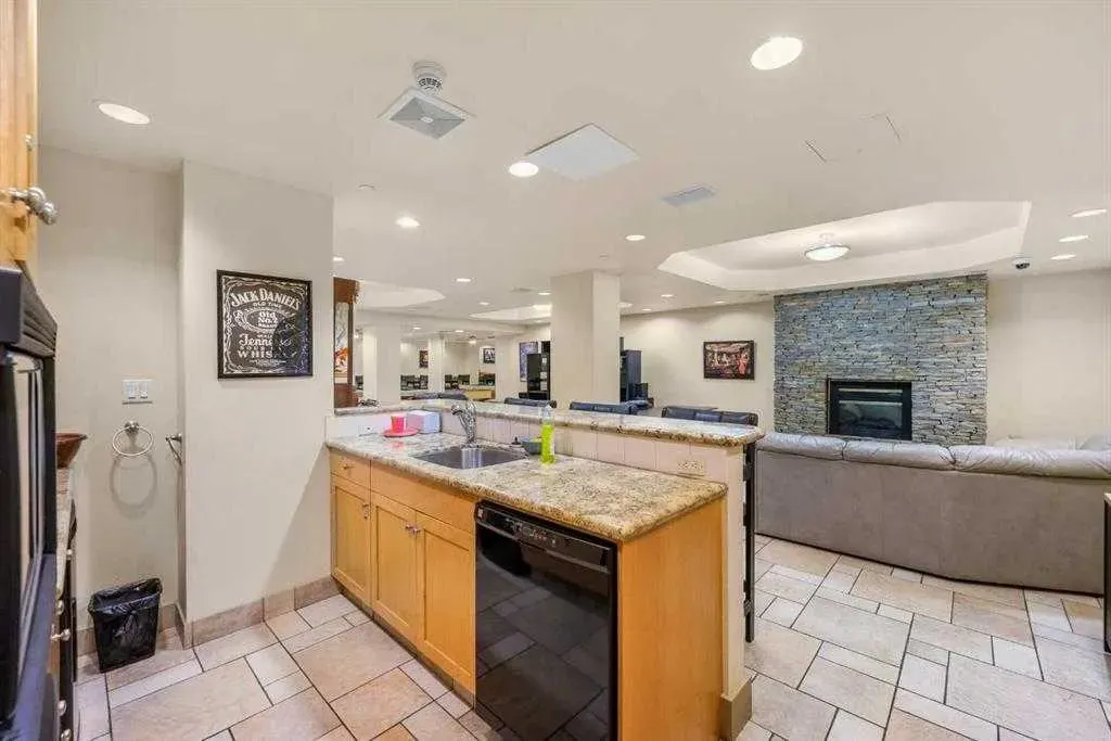 4555 Varsity Lane NW, #305