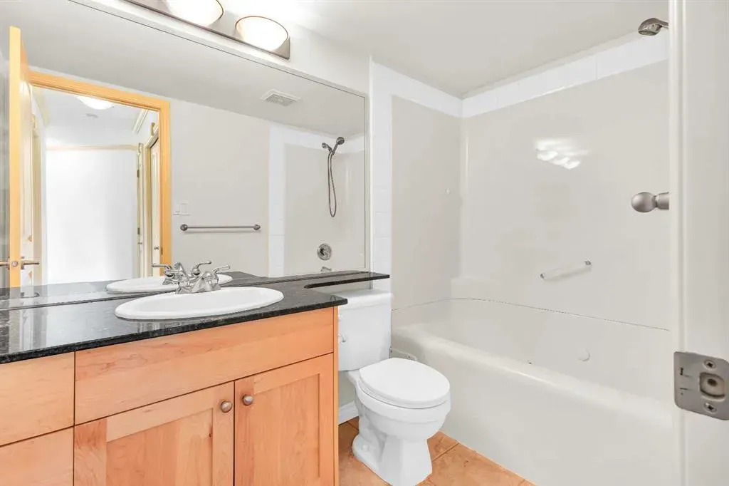 4555 Varsity Lane NW, #305