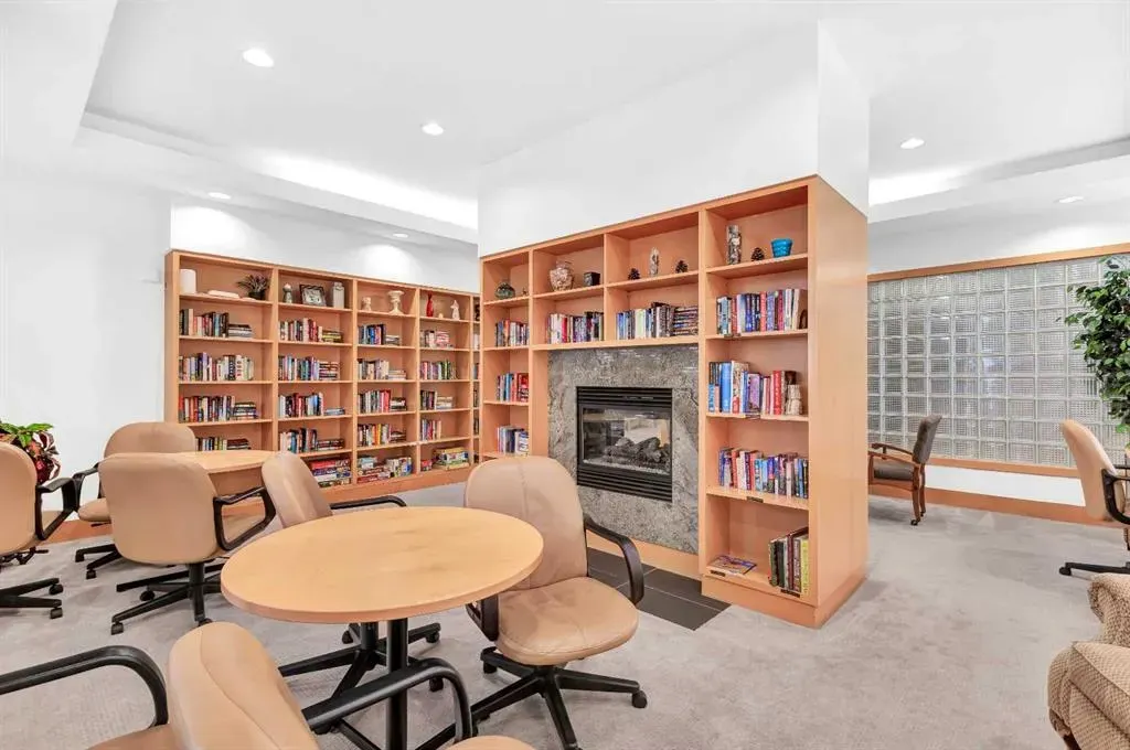 4555 Varsity Lane NW, #305