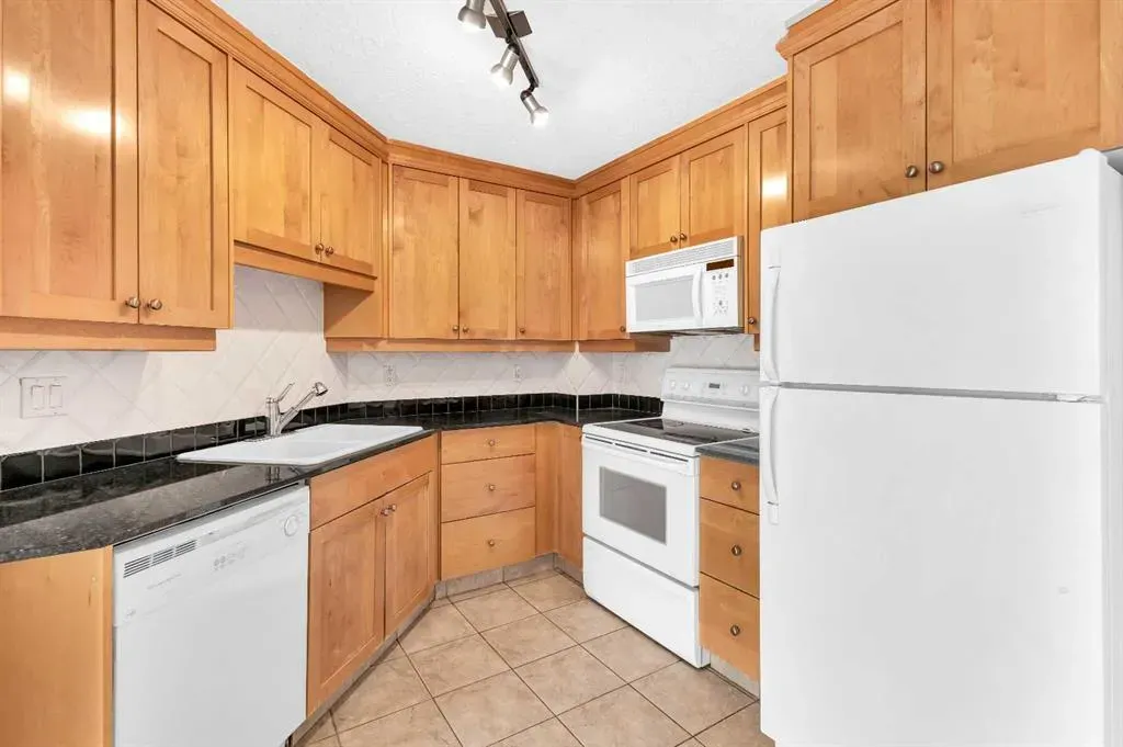 4555 Varsity Lane NW, #305