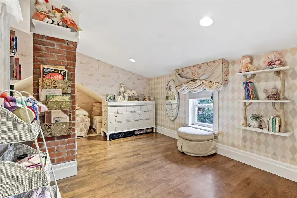 1314 Shelbourne Street SW