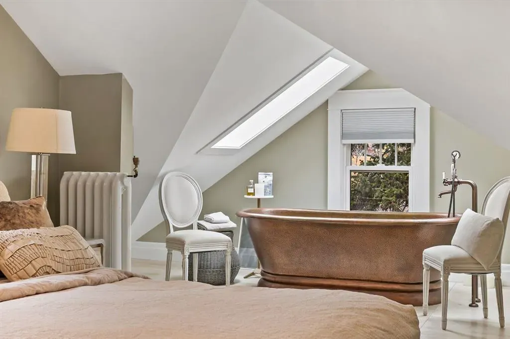 1314 Shelbourne Street SW