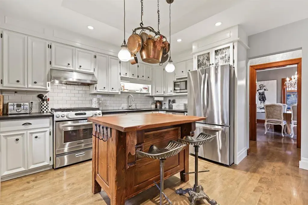 1314 Shelbourne Street SW