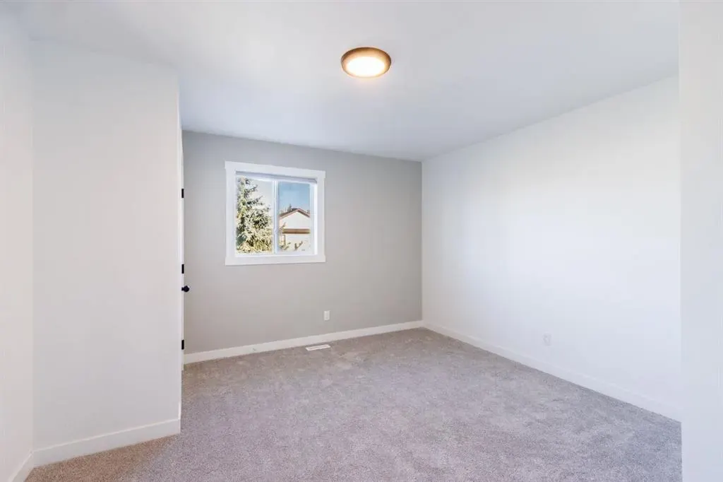 40 Chapalina Crescent SE