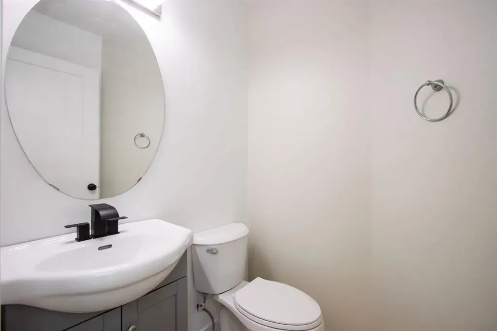 40 Chapalina Crescent SE