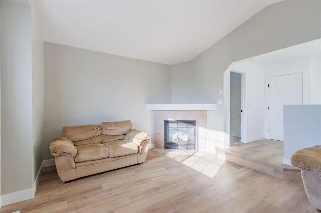 40 Chapalina Crescent SE