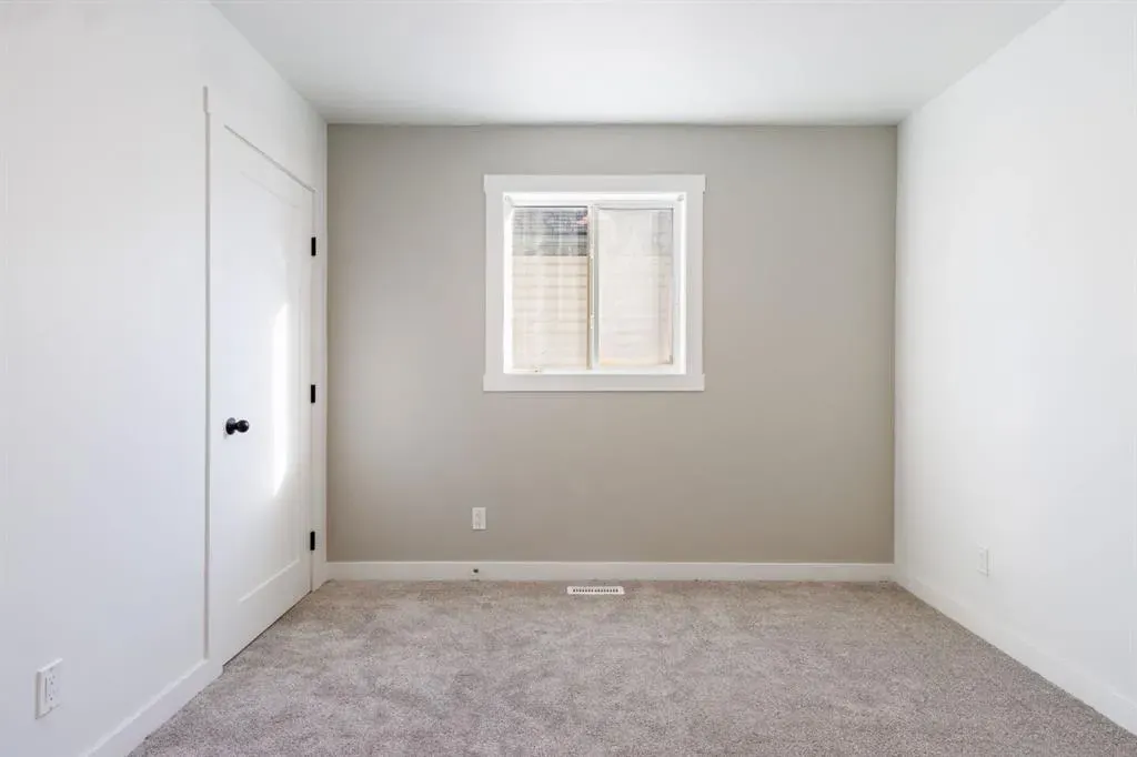 40 Chapalina Crescent SE