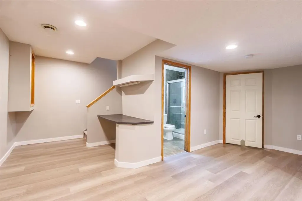 40 Chapalina Crescent SE