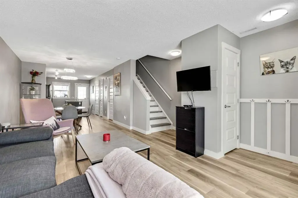 220 Mckenzie Towne Close SE