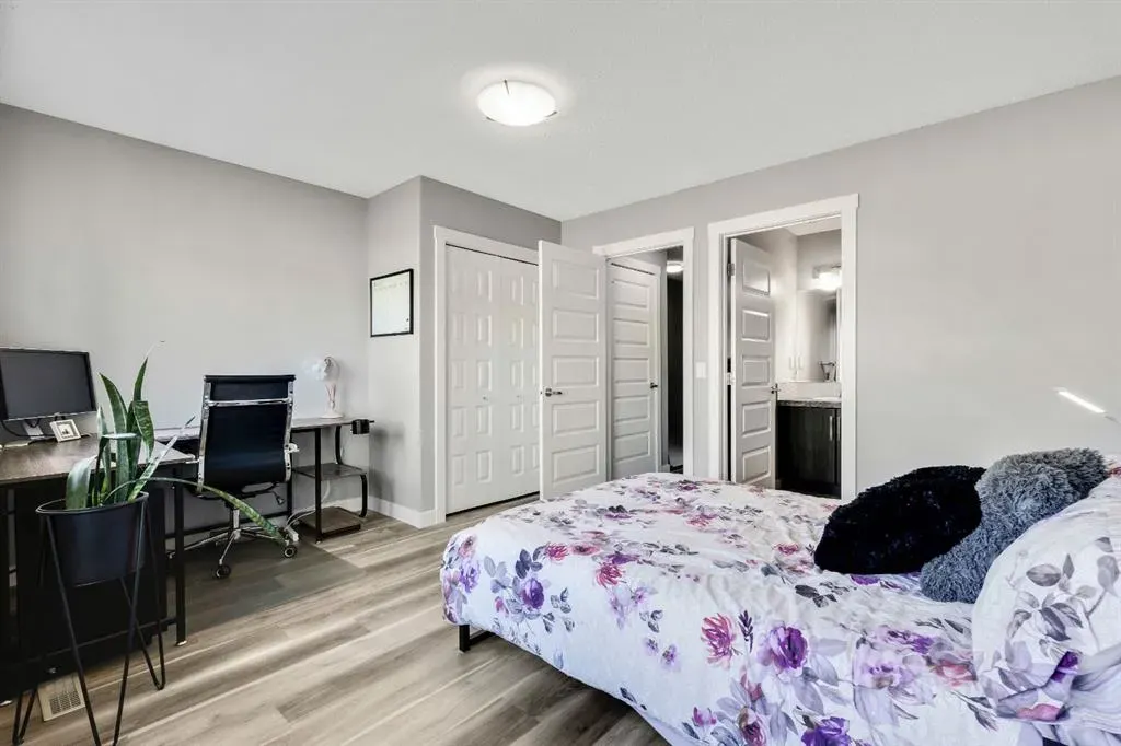 220 Mckenzie Towne Close SE