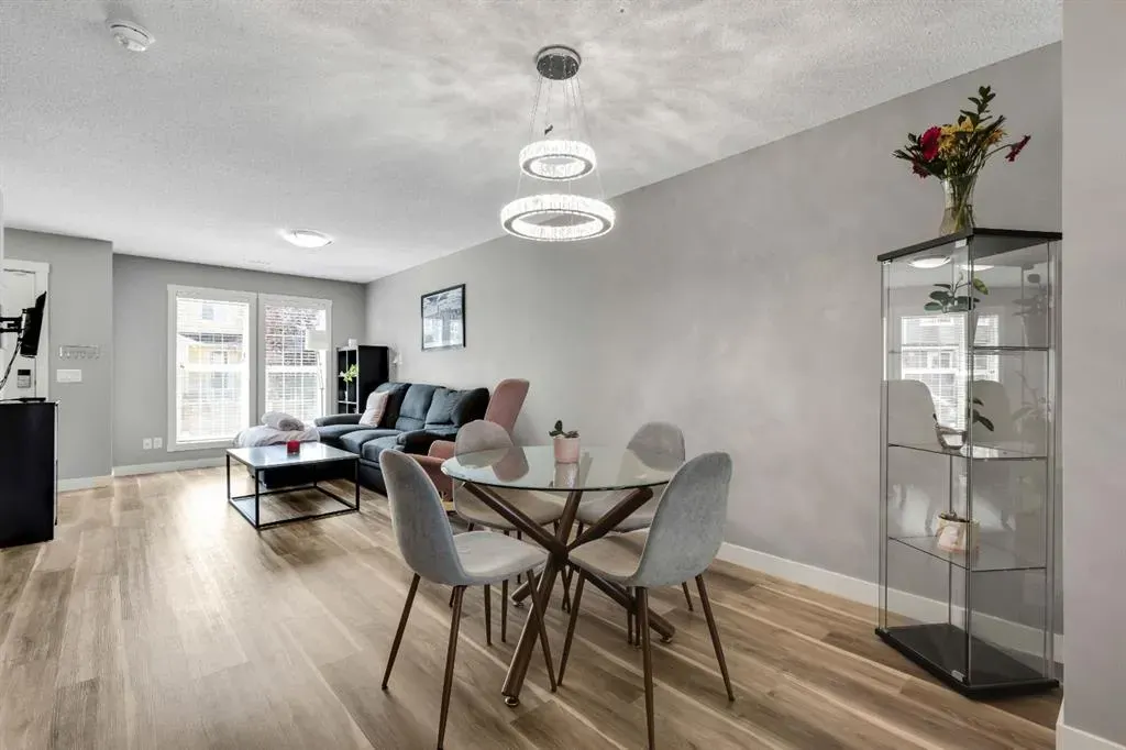 220 Mckenzie Towne Close SE