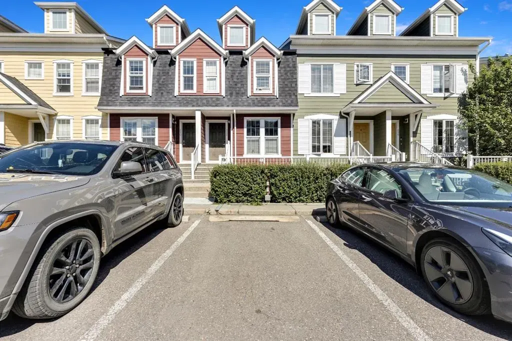 220 Mckenzie Towne Close SE