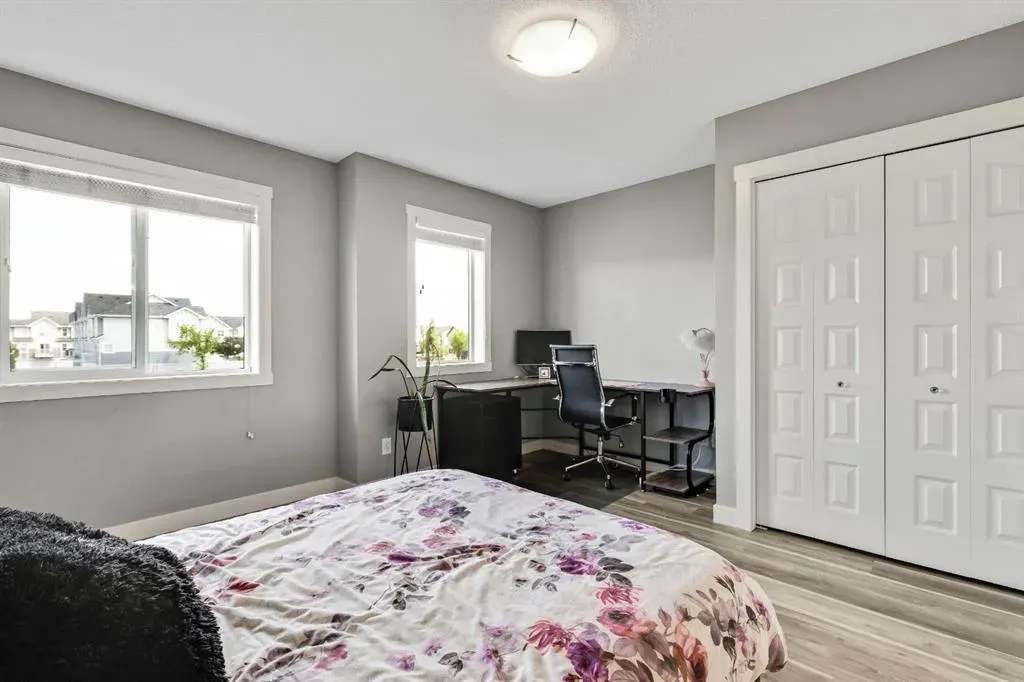 220 Mckenzie Towne Close SE