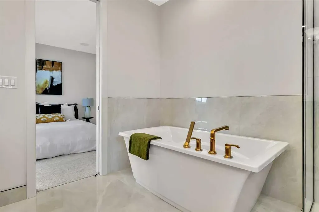 330 Normandy Drive SW