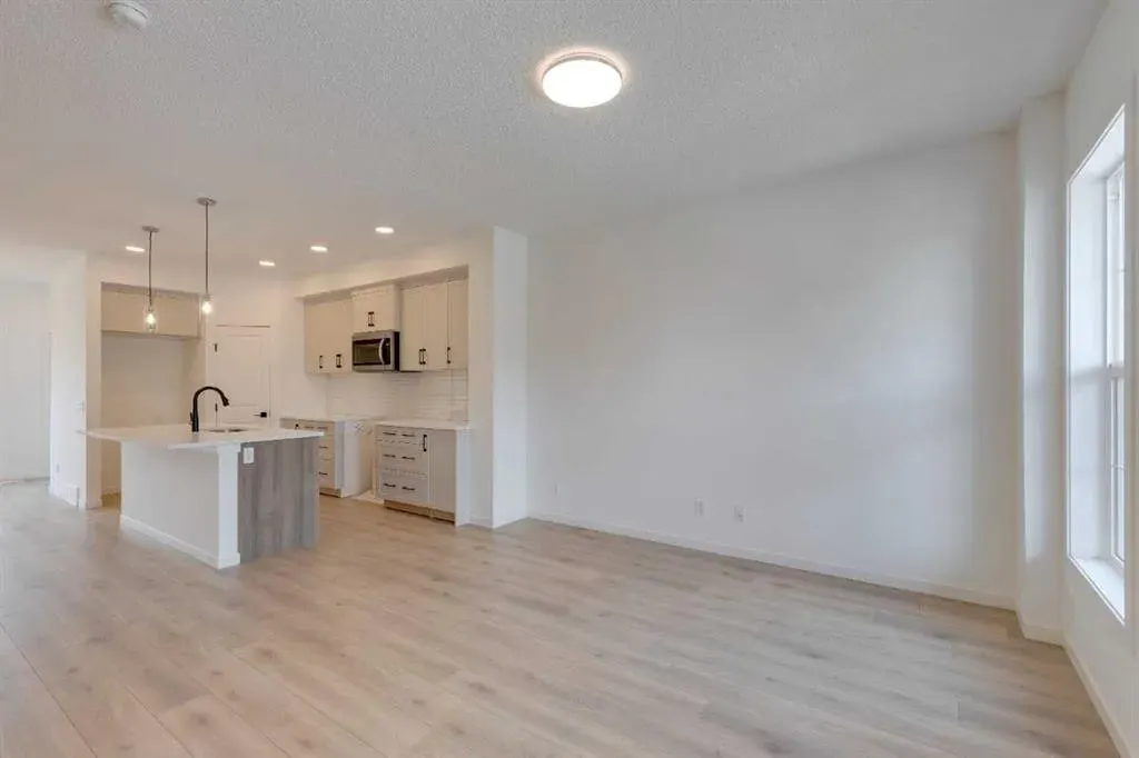 3598 Chestermere Boulevard