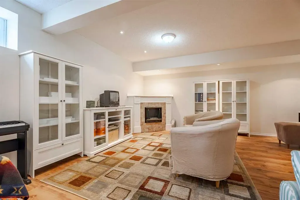 41 Everridge Court SW