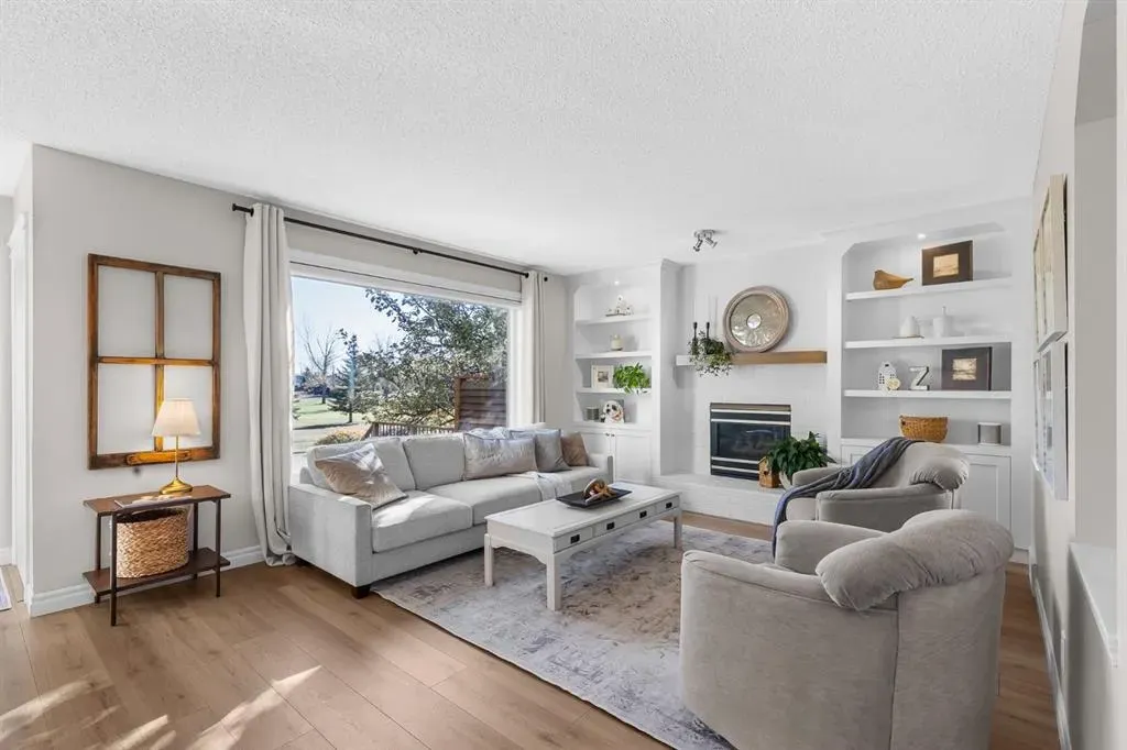 720 Woodside Drive NW