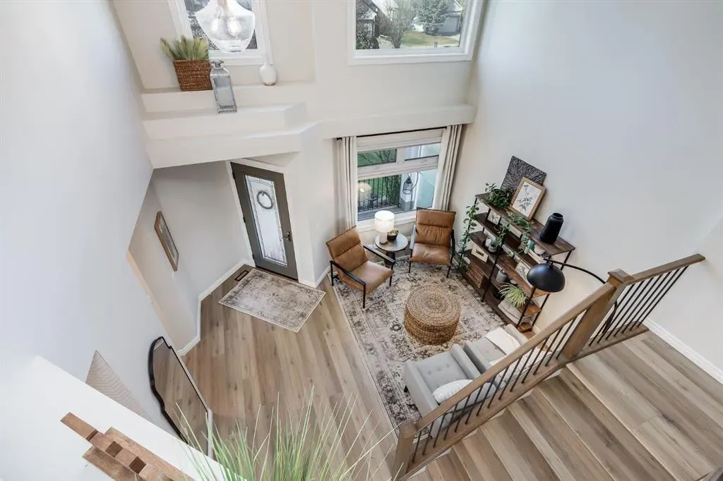 720 Woodside Drive NW