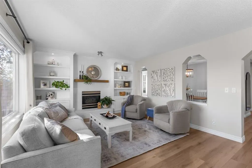 720 Woodside Drive NW