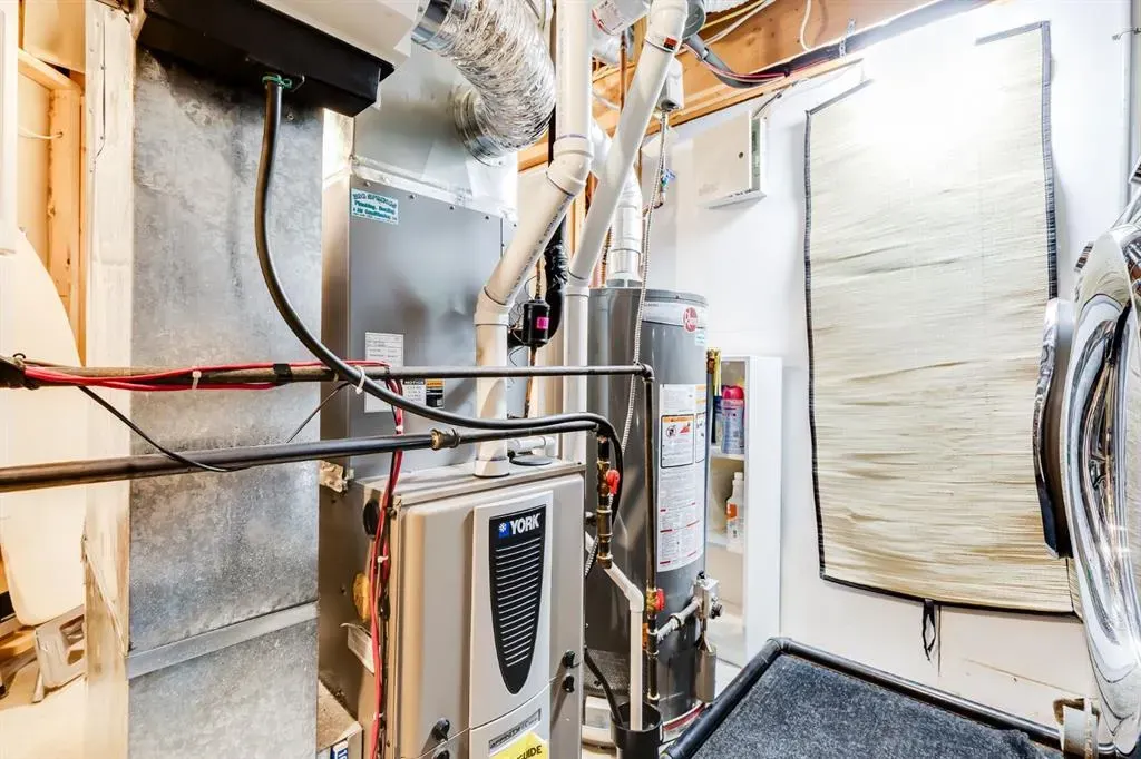 720 Woodside Drive NW