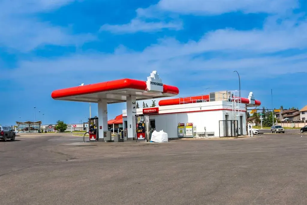 17 Castleridge Way NE