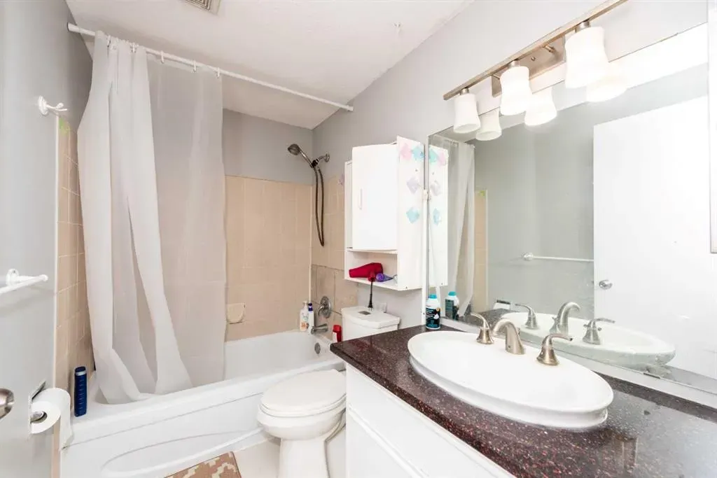 17 Castleridge Way NE