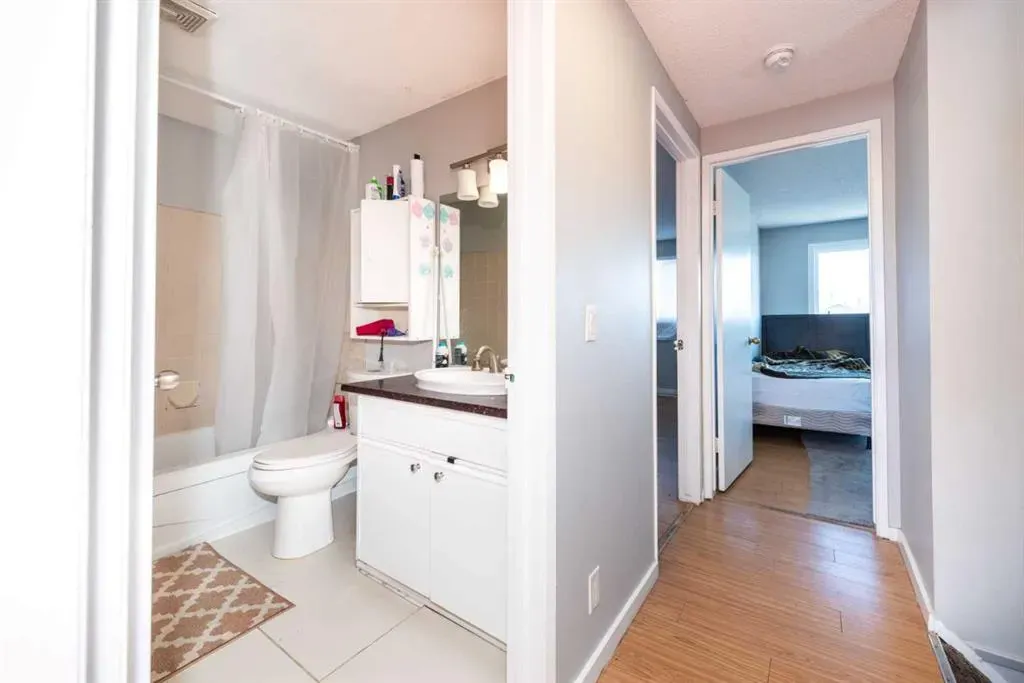 17 Castleridge Way NE