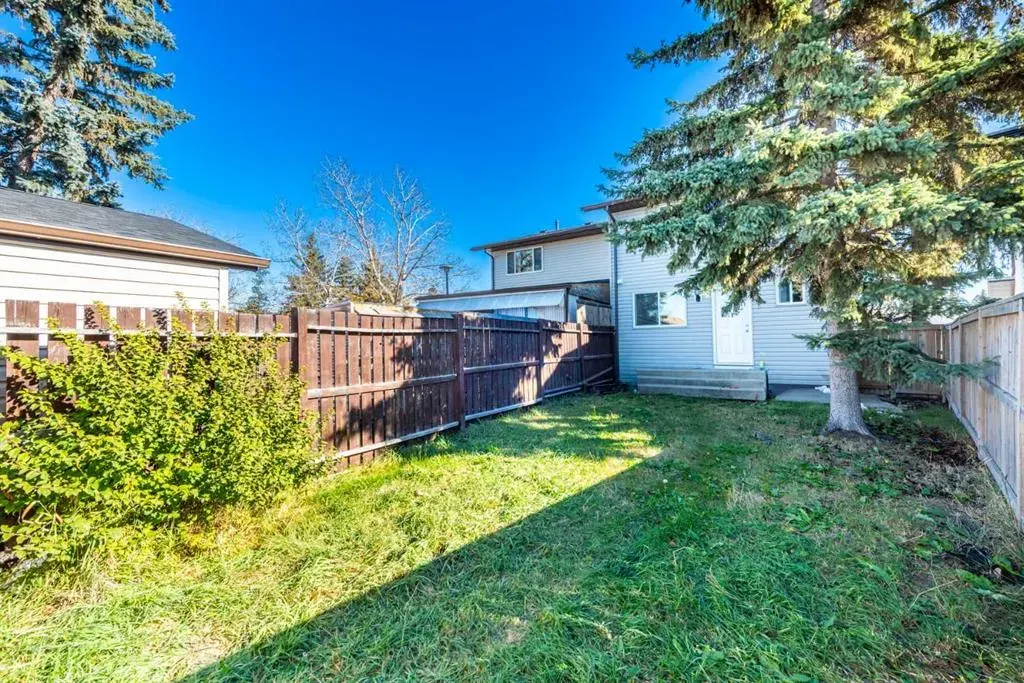 17 Castleridge Way NE