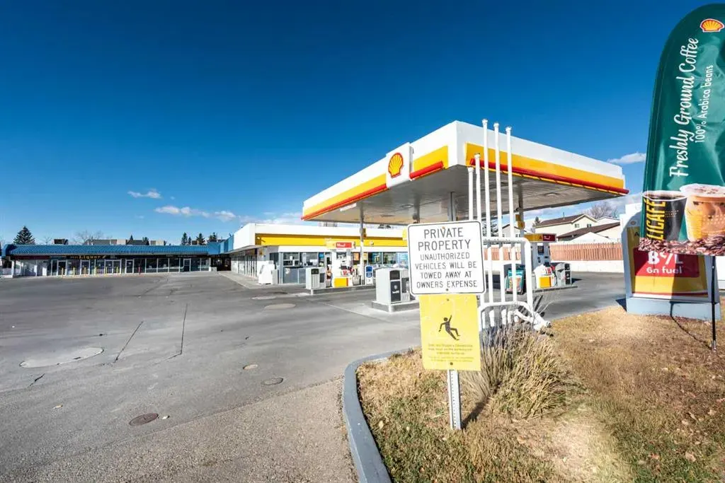 17 Castleridge Way NE