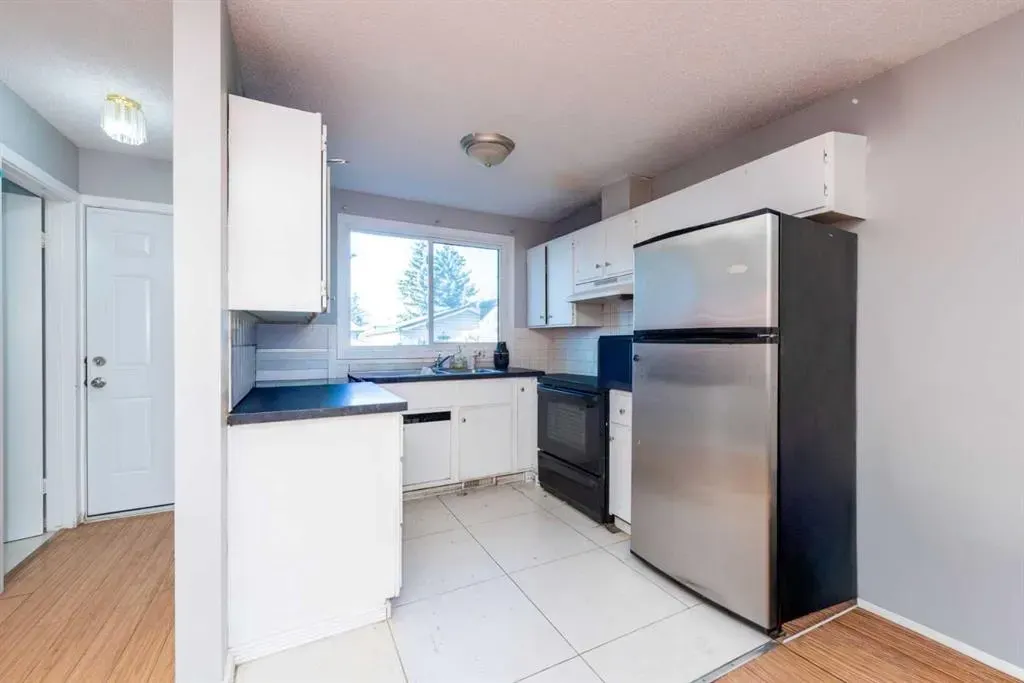 17 Castleridge Way NE