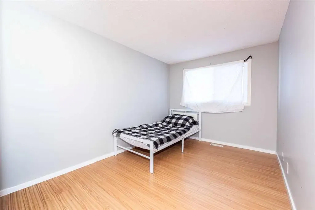 17 Castleridge Way NE