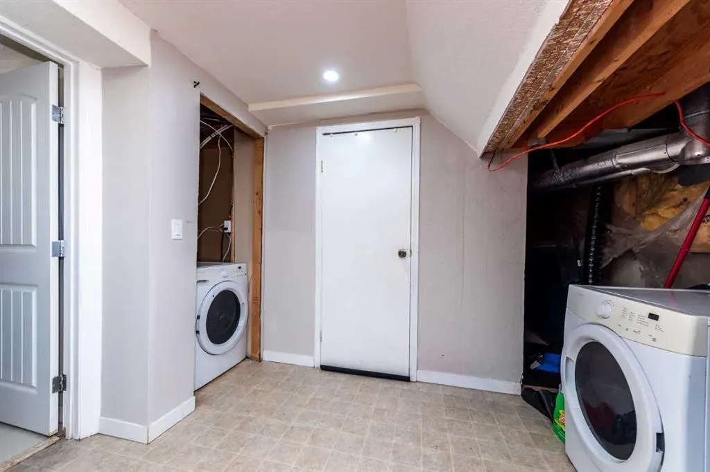 17 Castleridge Way NE