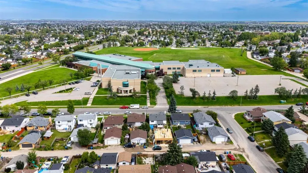 17 Castleridge Way NE