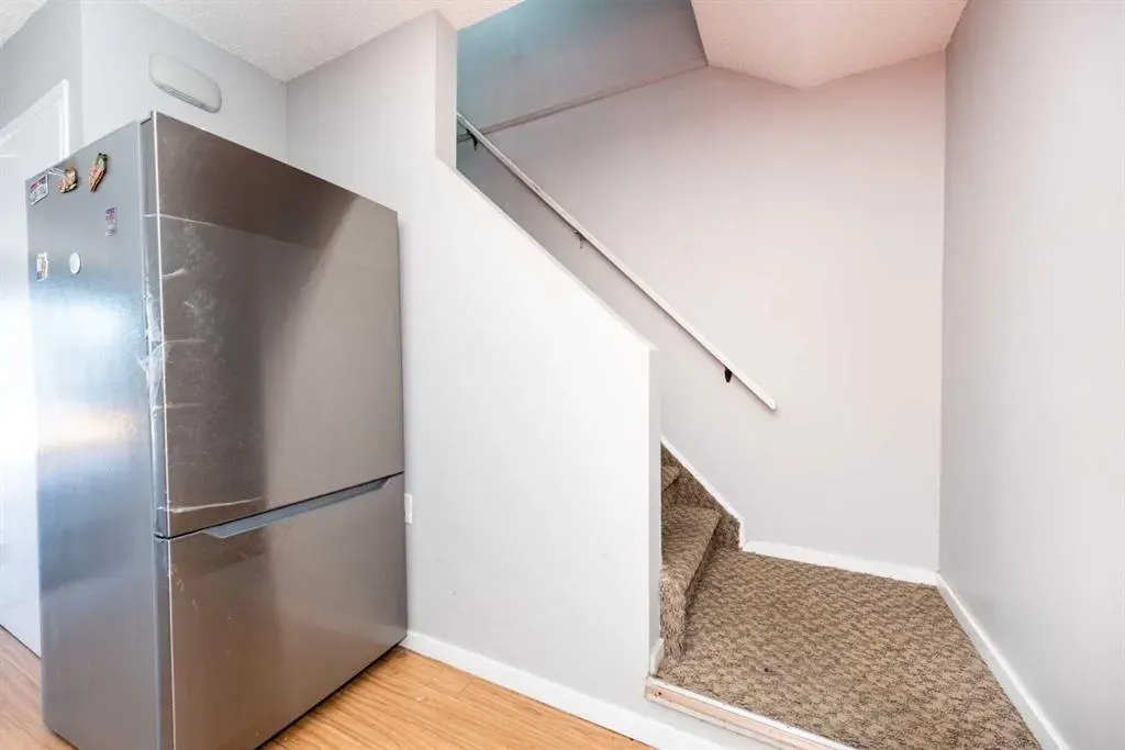 17 Castleridge Way NE