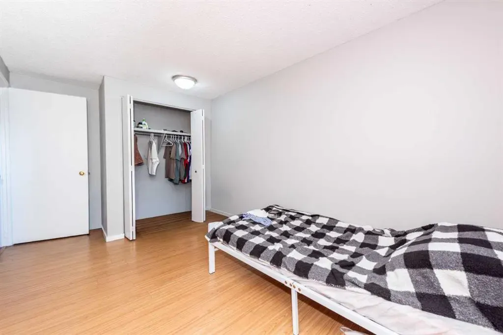 17 Castleridge Way NE