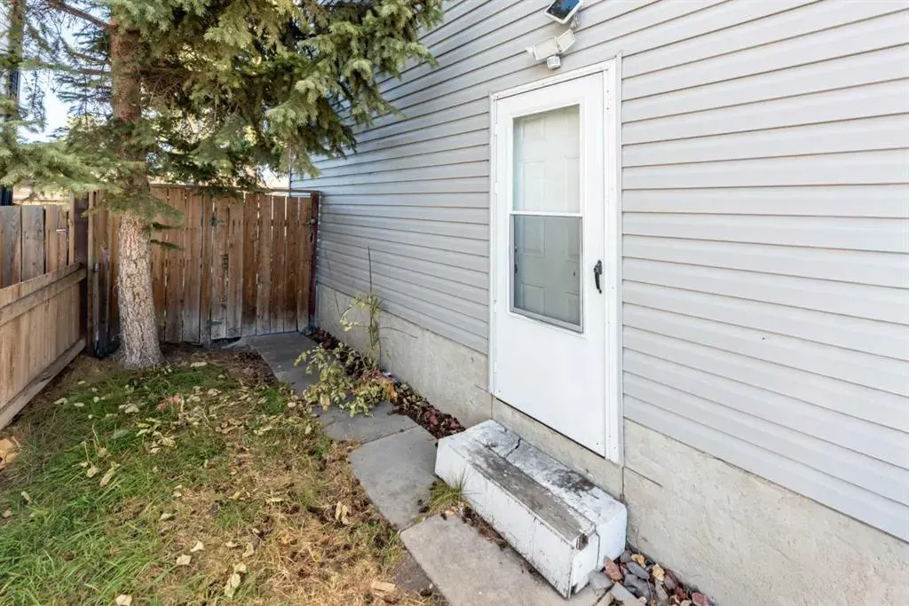 17 Castleridge Way NE