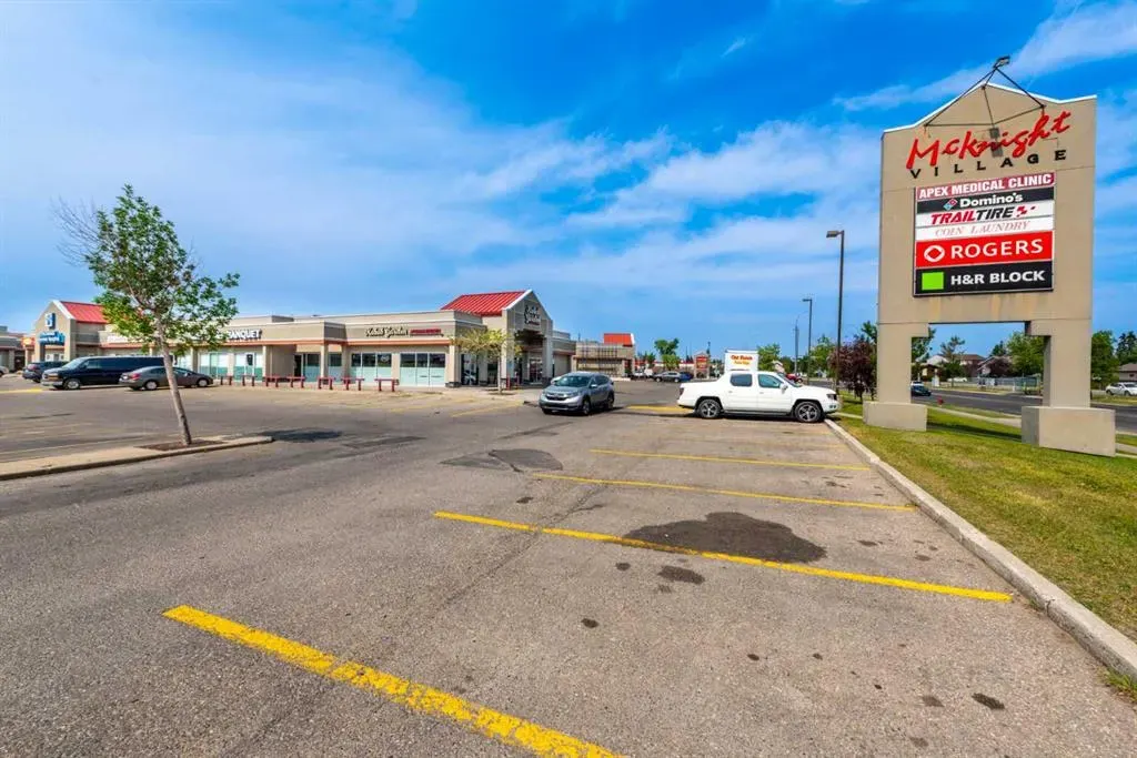 17 Castleridge Way NE