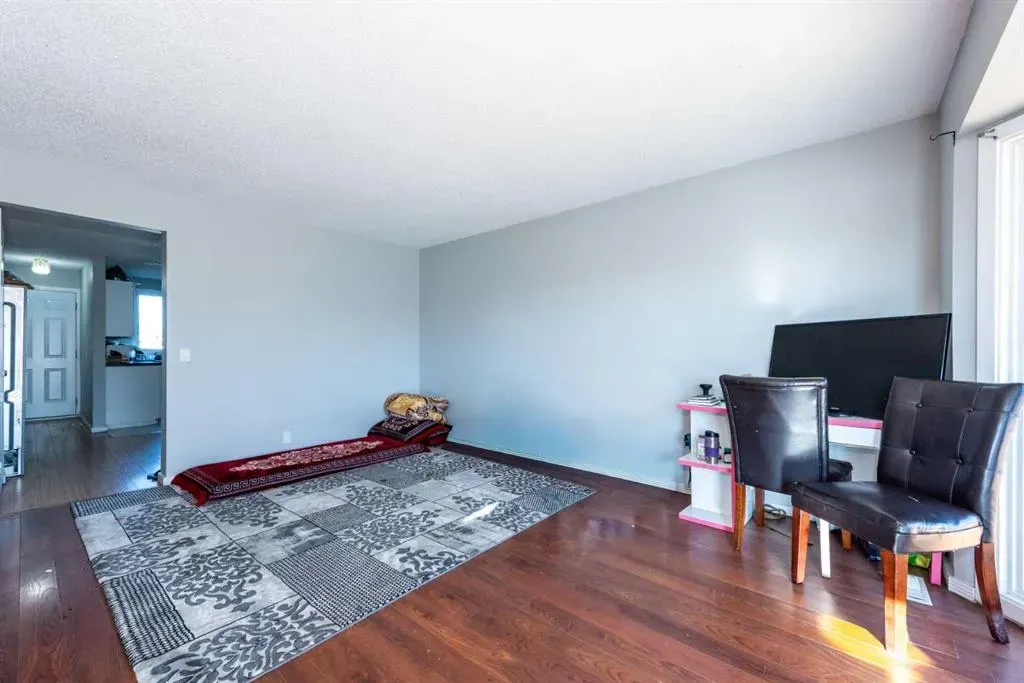 17 Castleridge Way NE