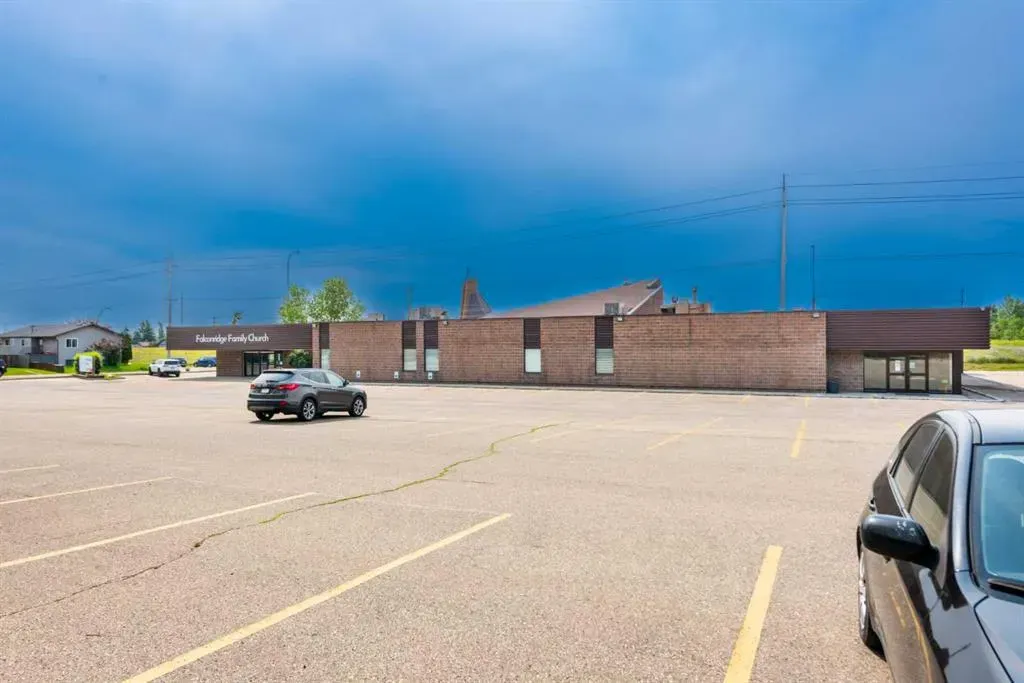 17 Castleridge Way NE