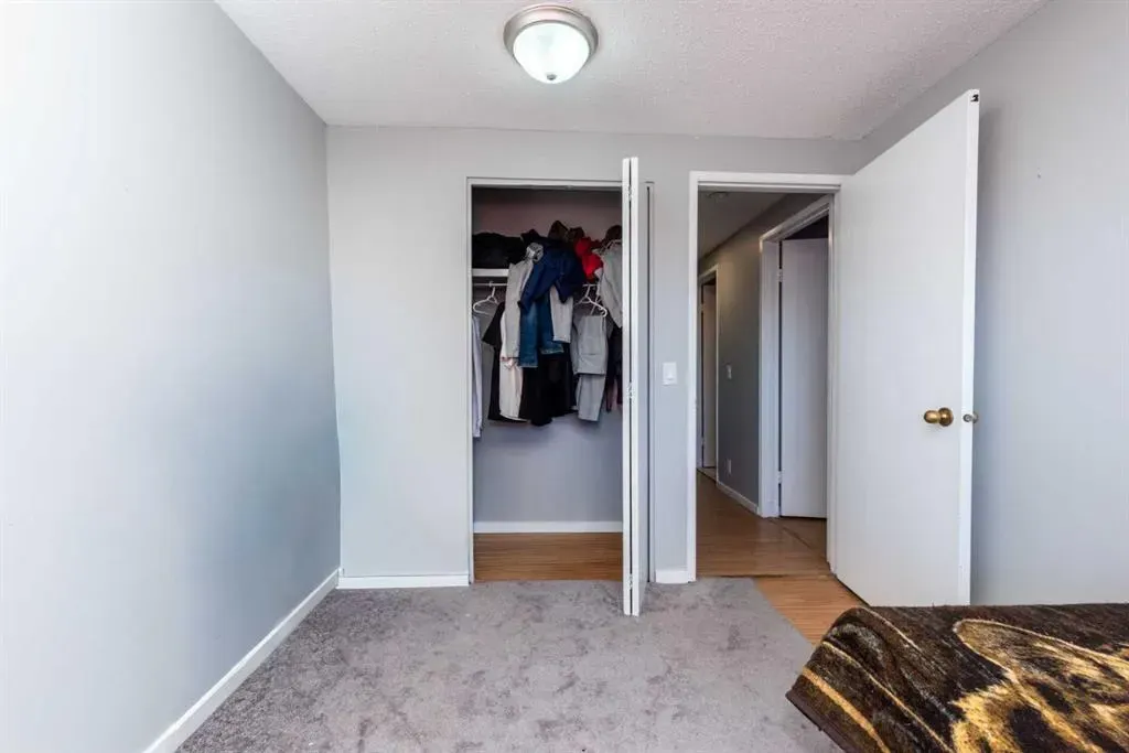 17 Castleridge Way NE