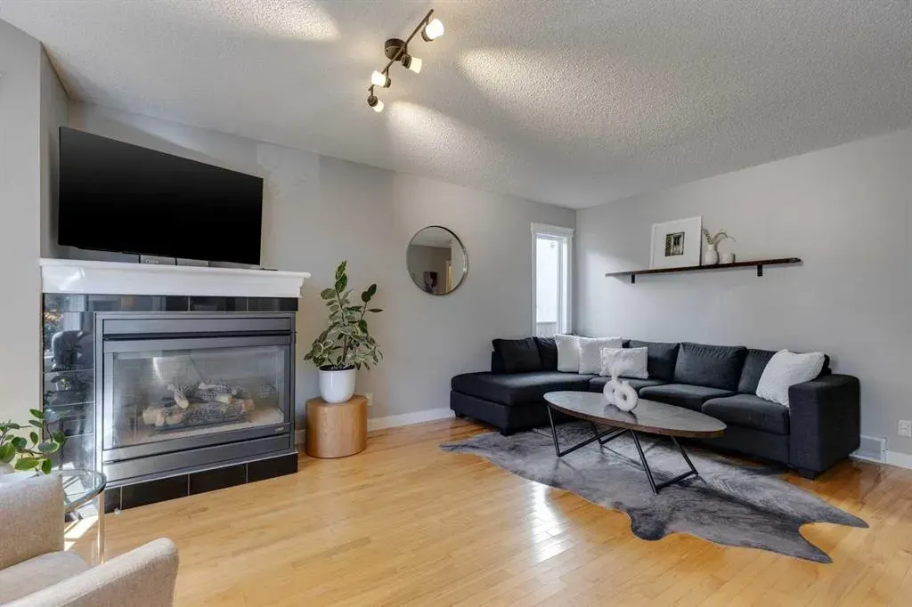 1926 25 Street SW, #1