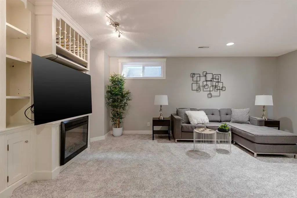 1926 25 Street SW, #1