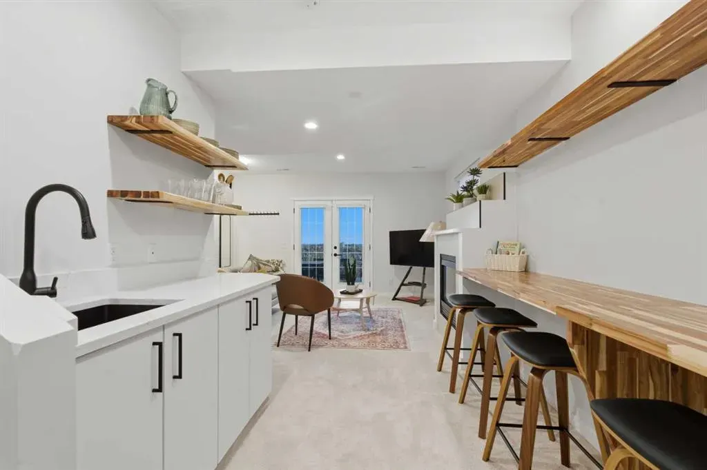 146 Springbluff Heights SW