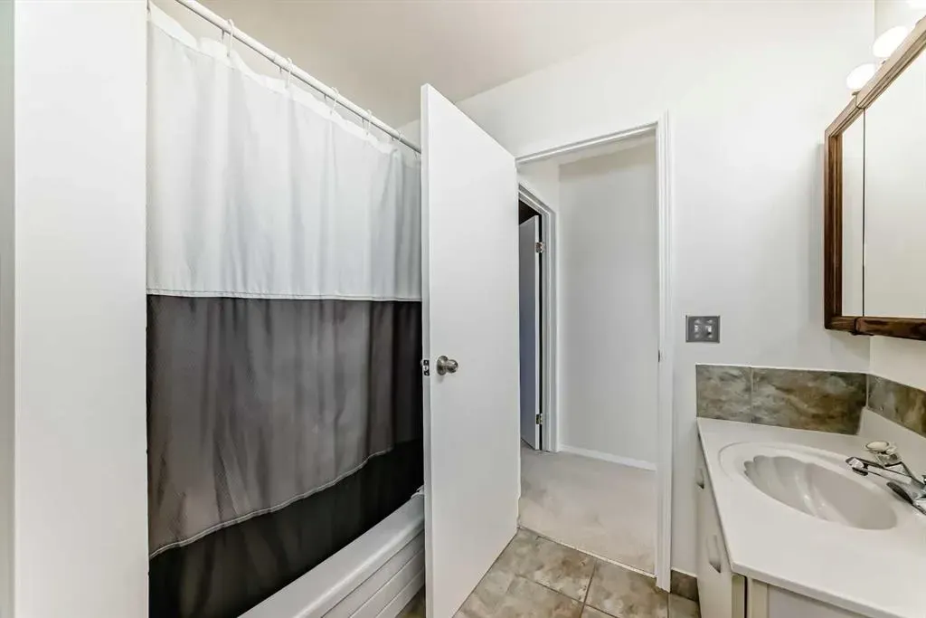 172 Sunvale Crescent SE